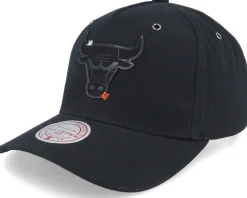 Hatstore Exclusive x Chicago Bulls Engraved Black Adjustable - Mitchell & Ness