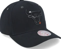 Hatstore Exclusive x Chicago Bulls Engraved Black Adjustable - Mitchell & Ness