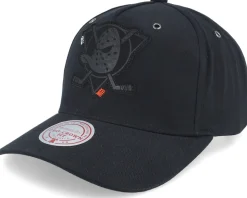 Hatstore Exclusive x Chicago Bulls Engraved Black Adjustable - Mitchell & Ness
