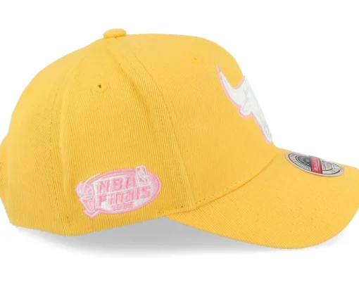 Hatstore Exclusive x Chicago Bulls Pink Lemon Yellow/Pink Adjustable - Mitchell & Ness