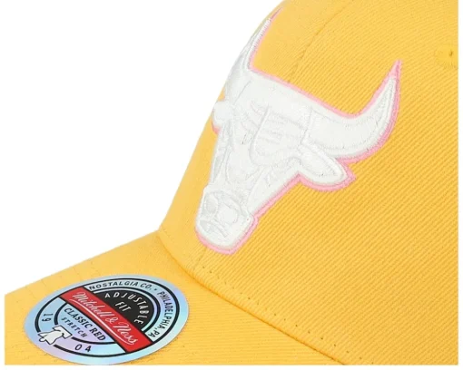 Hatstore Exclusive x Chicago Bulls Pink Lemon Yellow/Pink Adjustable - Mitchell & Ness