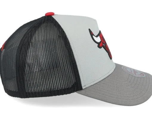 Hatstore Exclusive x Chicago Bulls Iron/Black Grey Trucker - Mitchell & Ness