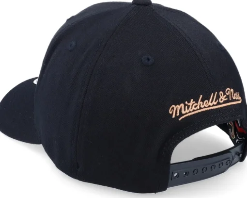 Hatstore Exclusive x Cleveland Cavaliers Leather Logo Black Adjustable - Mitchell & Ness
