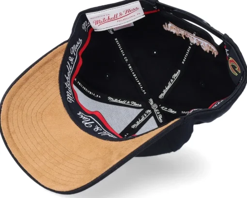 Hatstore Exclusive x Cleveland Cavaliers Leather Logo Black Adjustable - Mitchell & Ness