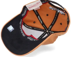 Hatstore Exclusive x Milwaukee Bucks Camel Leather Logo - Mitchell & Ness