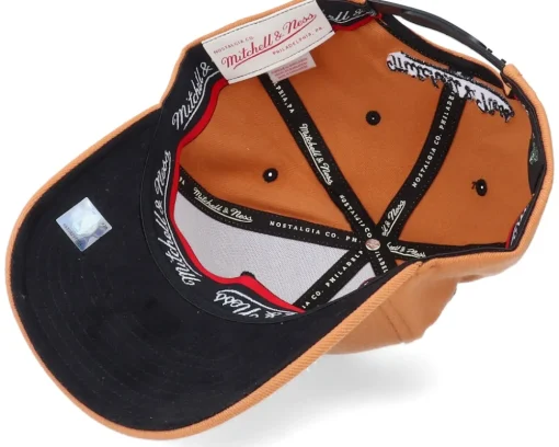 Hatstore Exclusive x Milwaukee Bucks Camel Leather Logo - Mitchell & Ness
