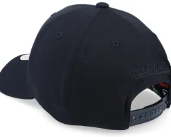 Hatstore Exclusive x Milwaukee Bucks Black Flag - Mitchell & Ness