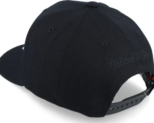Hatstore Exclusive x Pittsburgh Penguins Black Flag Black Adjustable - Mitchell & Ness