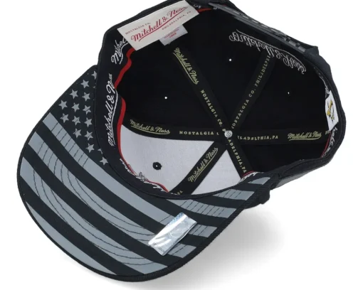 Hatstore Exclusive x Pittsburgh Penguins Black Flag Black Adjustable - Mitchell & Ness