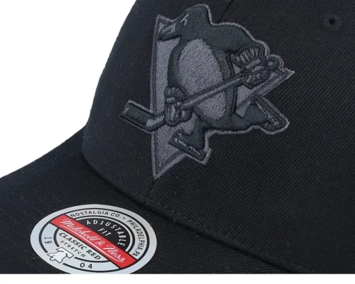 Hatstore Exclusive x Pittsburgh Penguins Black Flag Black Adjustable - Mitchell & Ness