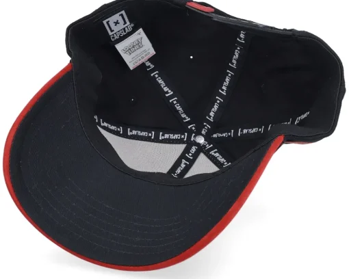 Looney Tunes Bugs Bunny Black/Beige/Red Adjustable - Capslab