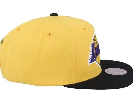 Los Angeles Lakers Core Basics Gold/Black Snapback - Mitchell & Ness