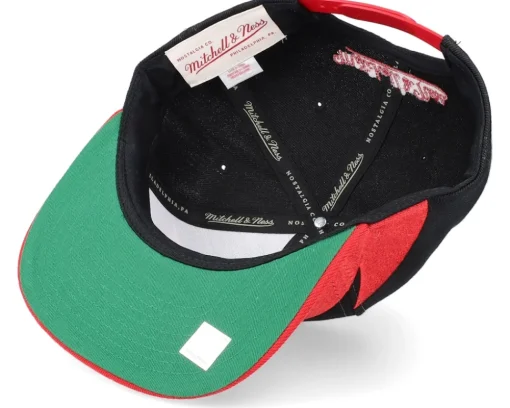 Miami Heat Sharktooth Black/Red Snapback - Mitchell & Ness