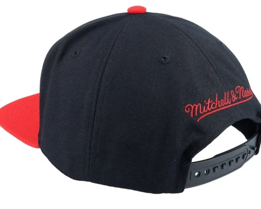 New Orleans Pelicans Core Basic Black/Red Snapback - Mitchell & Ness