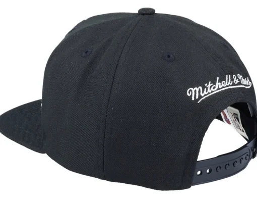 New York Knicks Iridescent Xl Logo Hwc Black Snapback - Mitchell & Ness