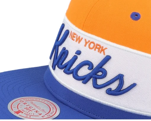 New York Knicks Retro Sport Blue Snapback - Mitchell & Ness