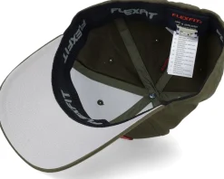 Premium Fishing Wooly Combed Olive Flexfit - Skillfish