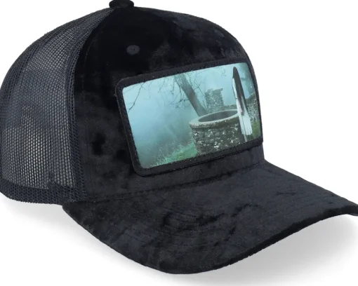 Sammy Horror Ring Velvet Black/Black A-frame Trucker - Scenes
