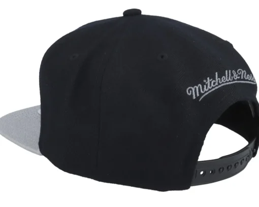 San Antonio Spurs Team 2 Tone 2.0 Black/Grey Snapback - Mitchell & Ness