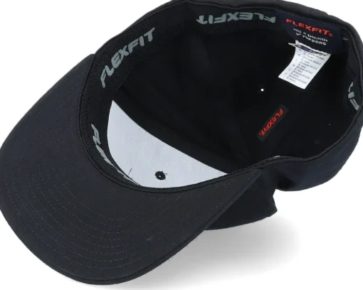 Skull Crown Flat Brim Black Fitted - Iconic
