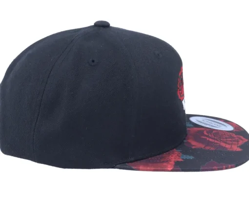 Skulls And Roses Black/Rose Red Snapback - Iconic