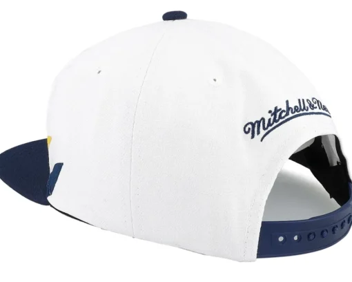 St. Louis Blues Vintage Sharktooth White/Navy Snapback - Mitchell & Ness