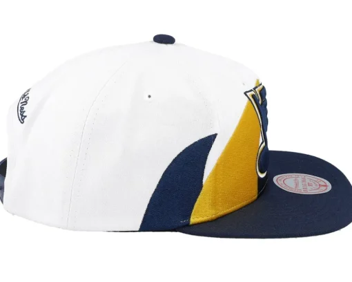 St. Louis Blues Vintage Sharktooth White/Navy Snapback - Mitchell & Ness