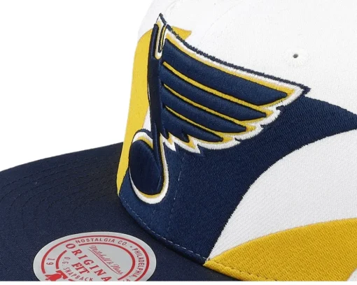 St. Louis Blues Vintage Sharktooth White/Navy Snapback - Mitchell & Ness
