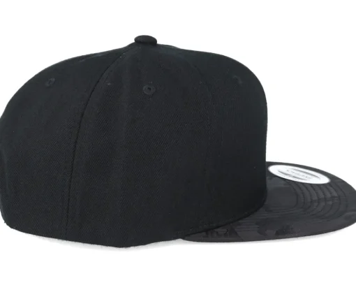 Visor Black Camo Snapback - Yupoong